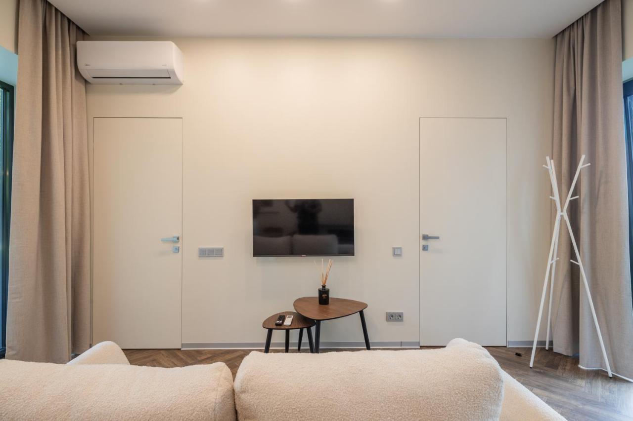 Green House Downtown Apartments With Private Free Parking And Bike Storage كلابيدا المظهر الخارجي الصورة