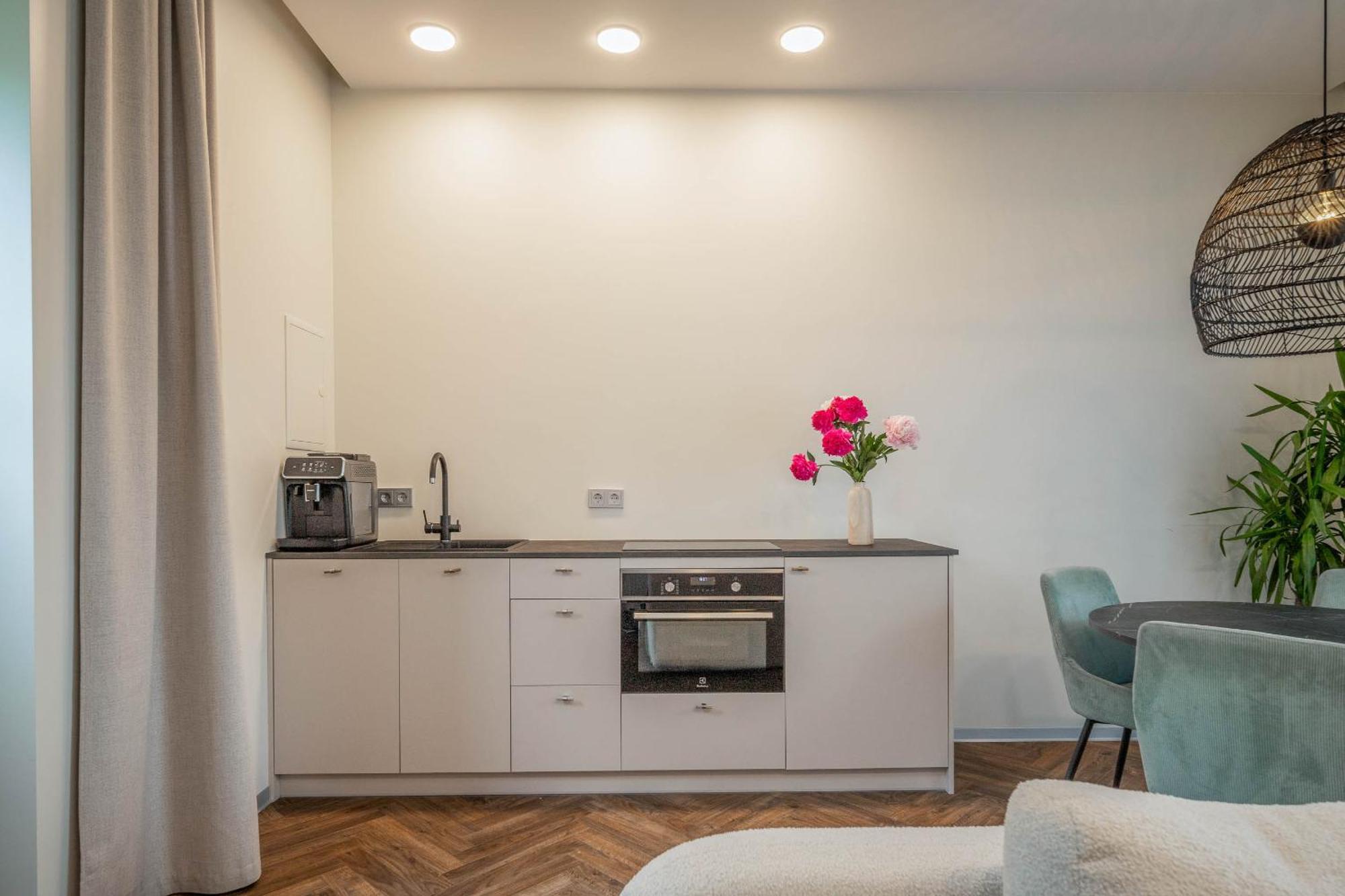 Green House Downtown Apartments With Private Free Parking And Bike Storage كلابيدا المظهر الخارجي الصورة